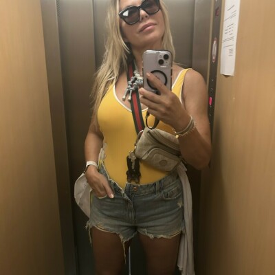 Body2Body+Sex+Domina