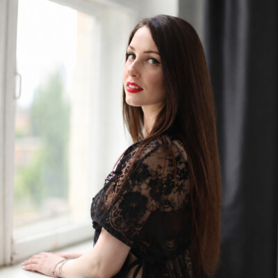Elena Elegant