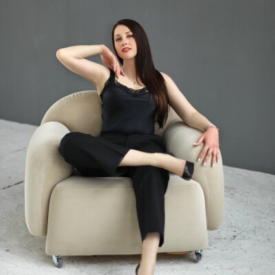Elena Elegant