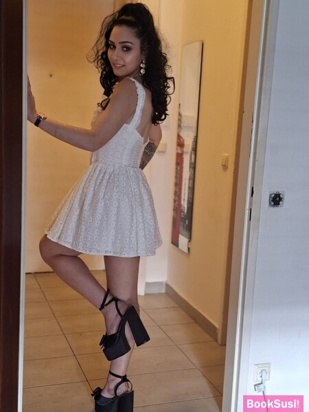 Lora