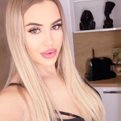 Mia