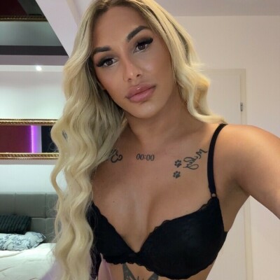 Trans Katie Delux