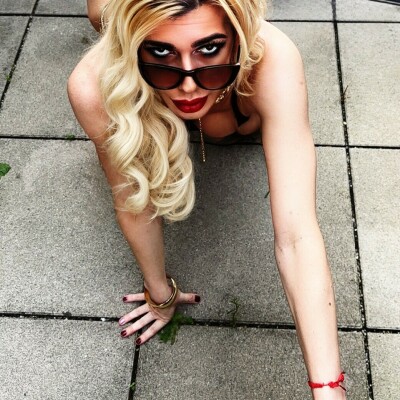Trans Bianca Blond