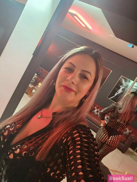 Anna Hot