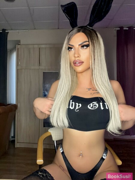 Chloe_Bobshell