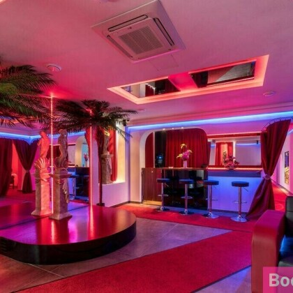 Telefonistin für Studio/Escort
