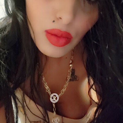 Laura Tha