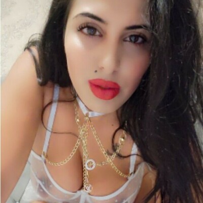 Laura Tha