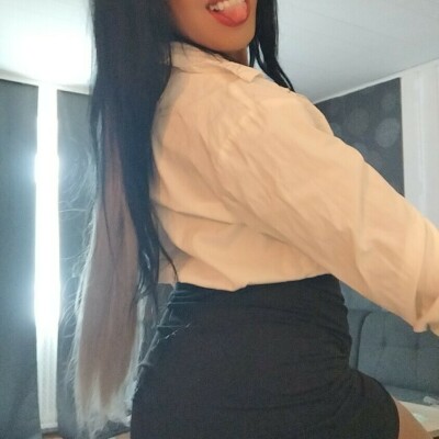 Laura Tha