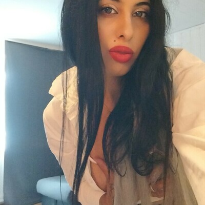 Laura Tha