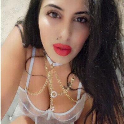 Laura Tha