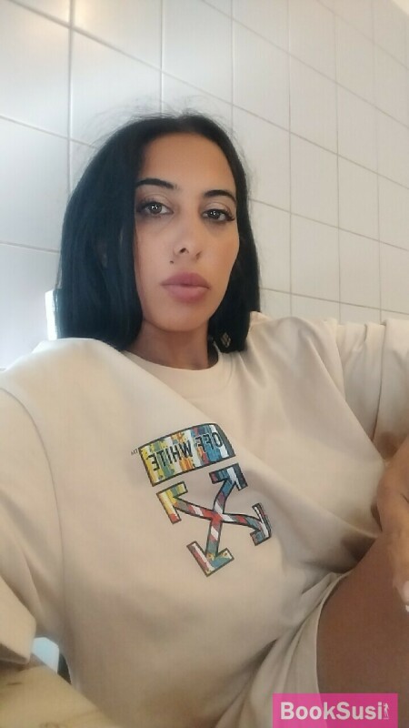 Laura 26