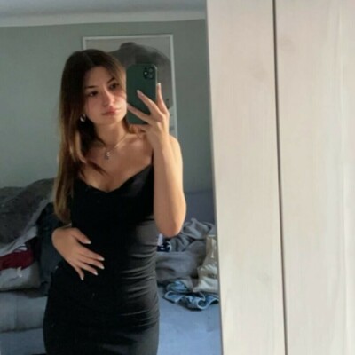 Esra Linz