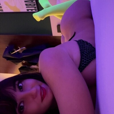 Brunetă Sexy