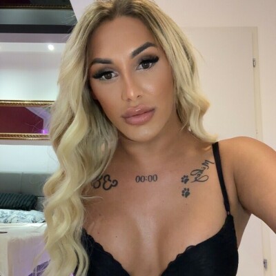 Trans Katie Delux