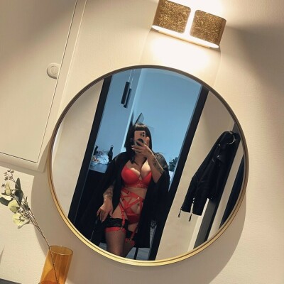 Hot Anita