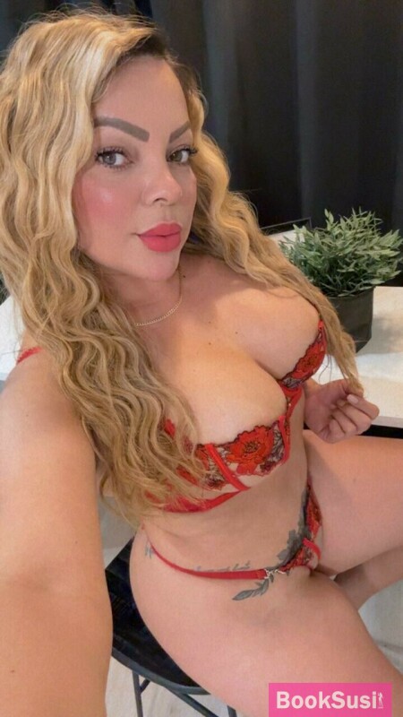 Mia