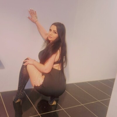 Alisia Neue Party