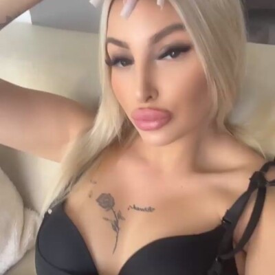 Mia