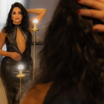 Mona