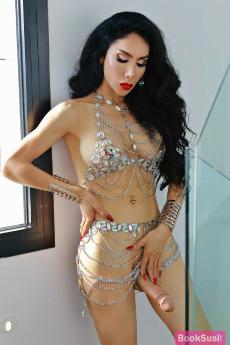 Adriana Ts