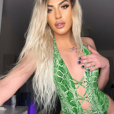 Chloe_Bobshell