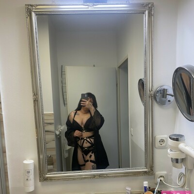 Hot Anita