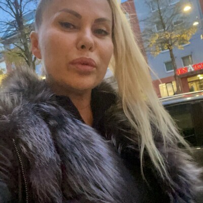 Body2Body+Sex+Domina