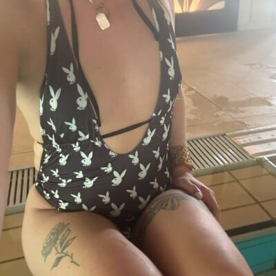 Model Lilith Ts