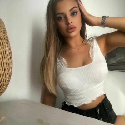 Chloe-11