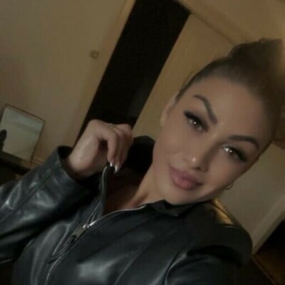 Nicole-59