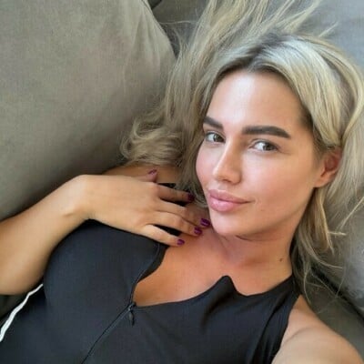 Roxy-83